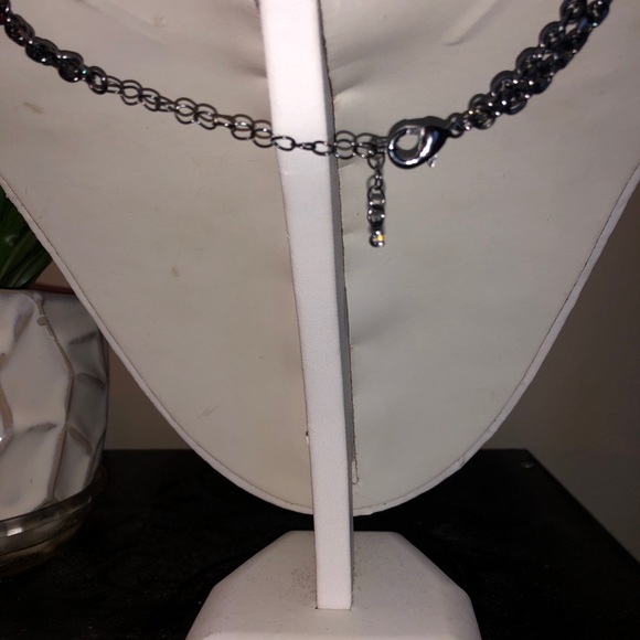 Deep Green Statement Necklace - Picture 5 of 5